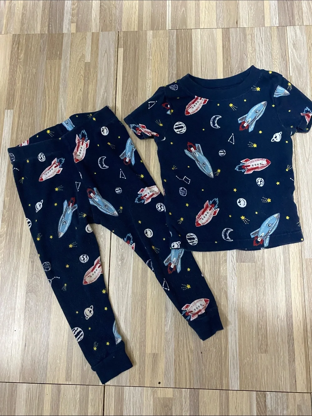 WONDER NATION Snug Fit pajama set size baby boy 18 months